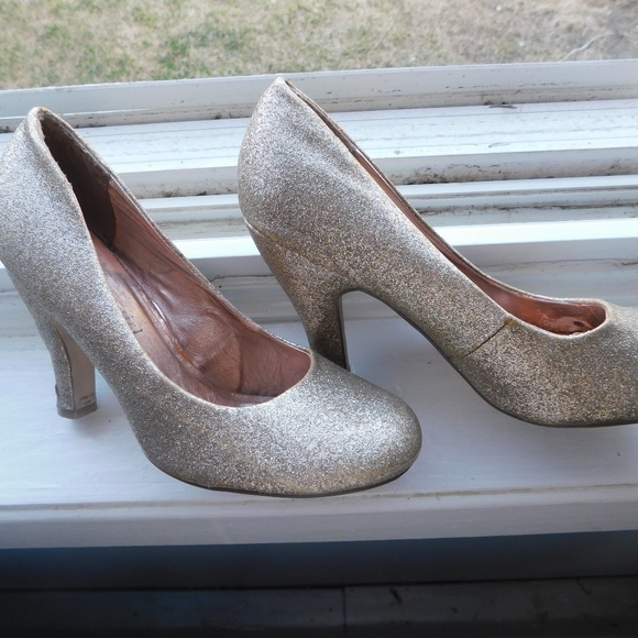 2/15.gold glitter pumps - Picture 1 of 2
